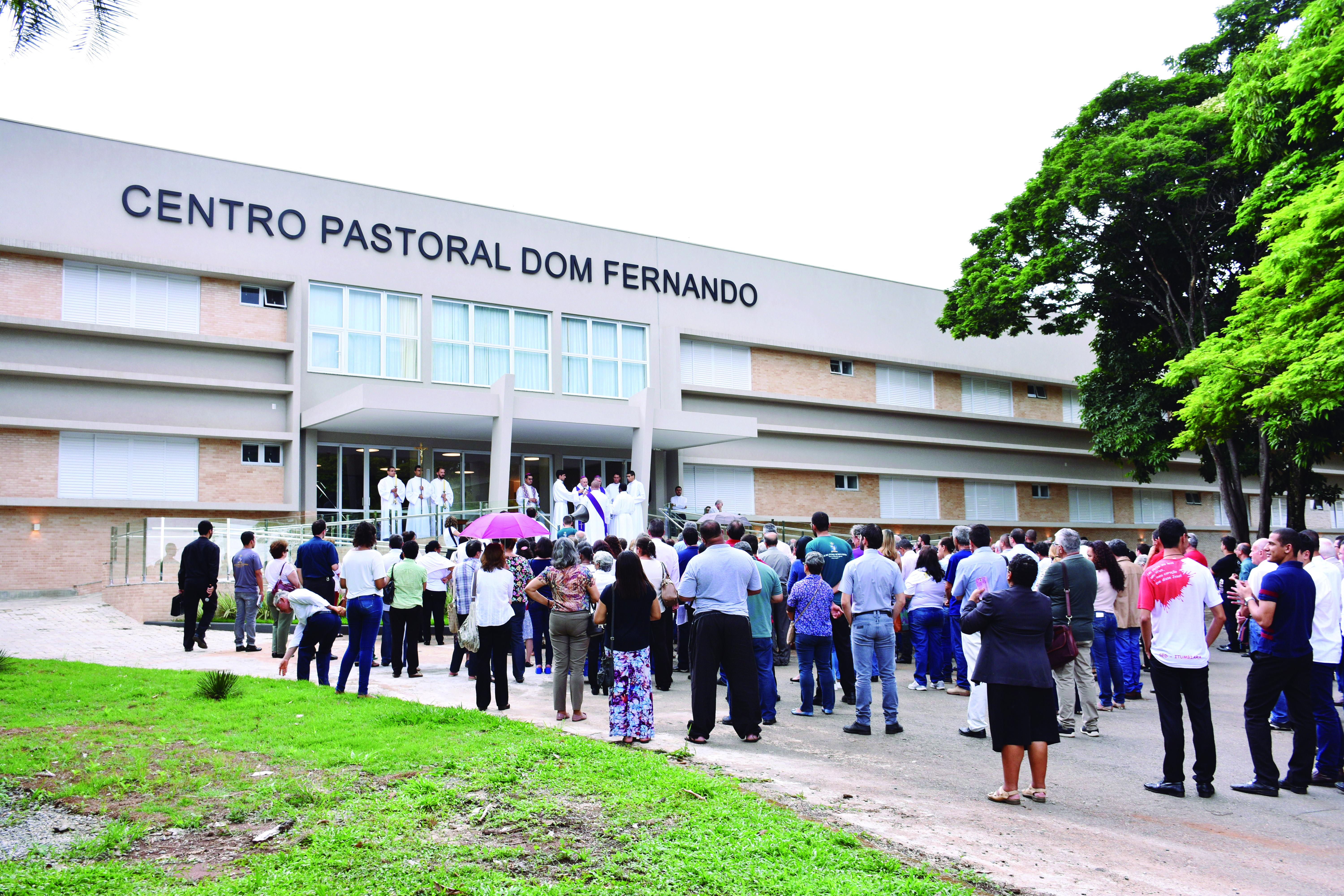 Dom Washington Cruz e os bispos auxiliares abençoaram as dependências do recém reformado Centro Pastoral Dom Fernando
